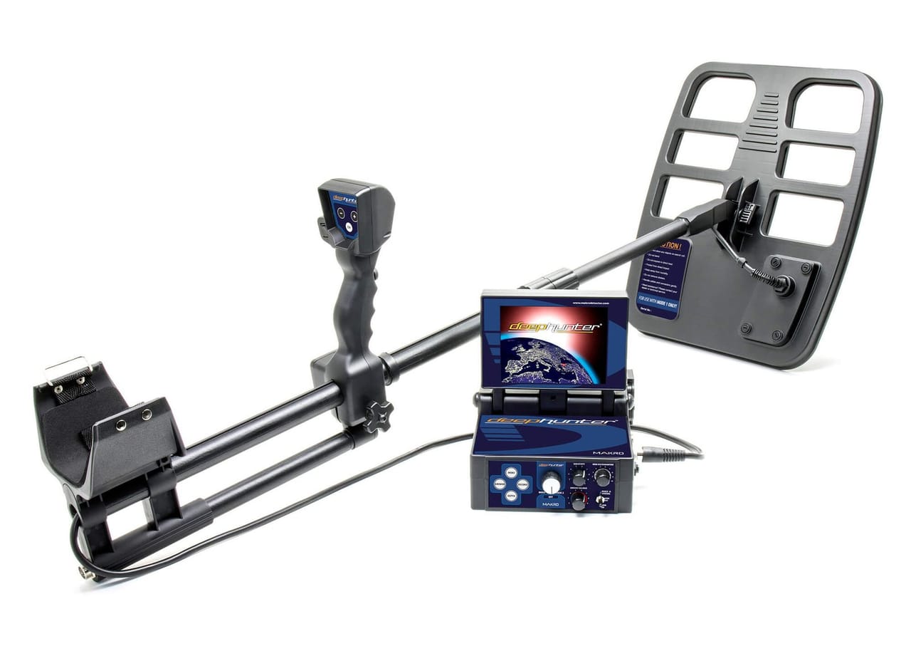 Nokta Deephunter 3D Pro metal detector in Lahore